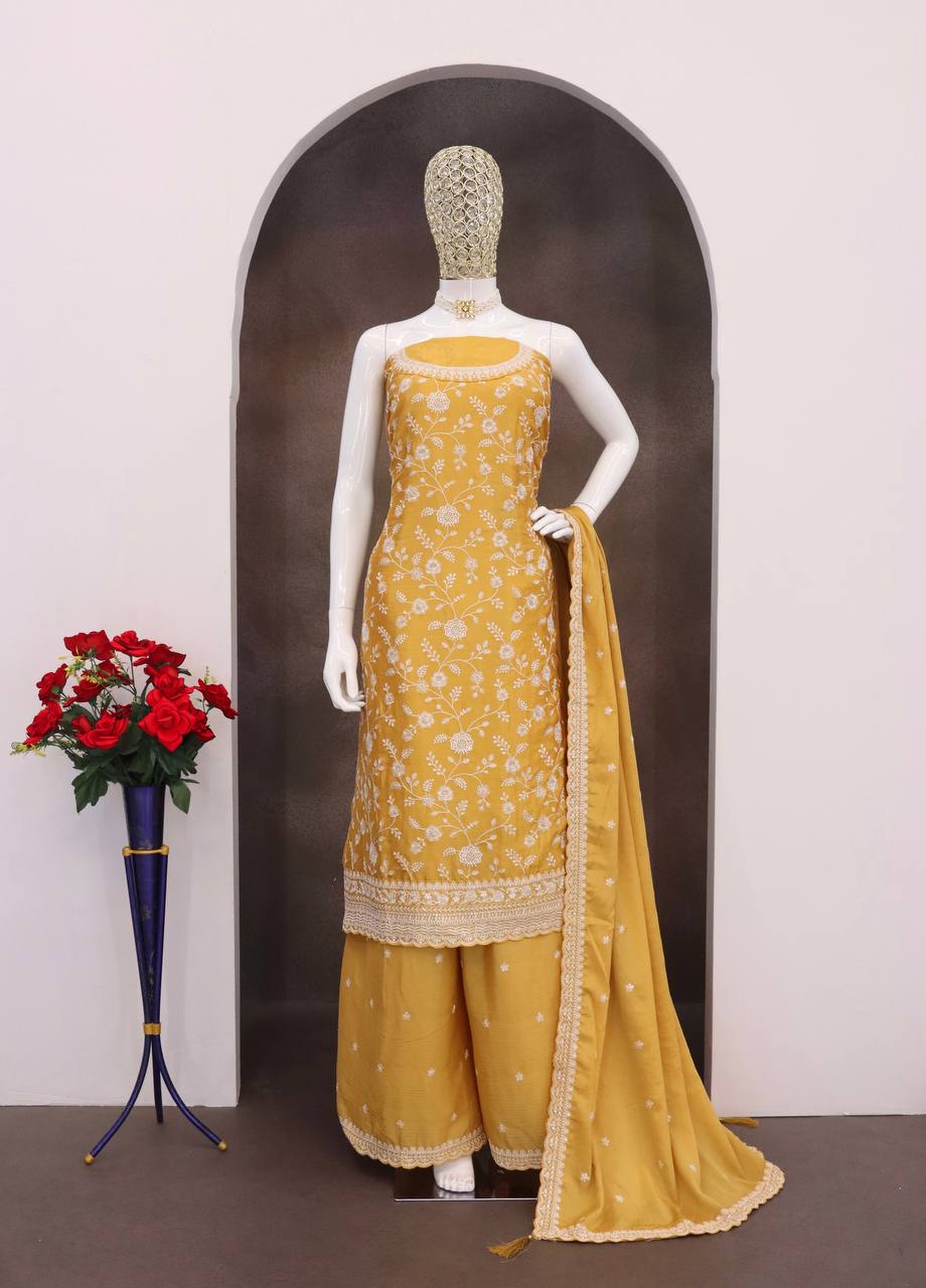 Chinon & Embroedey work Suit