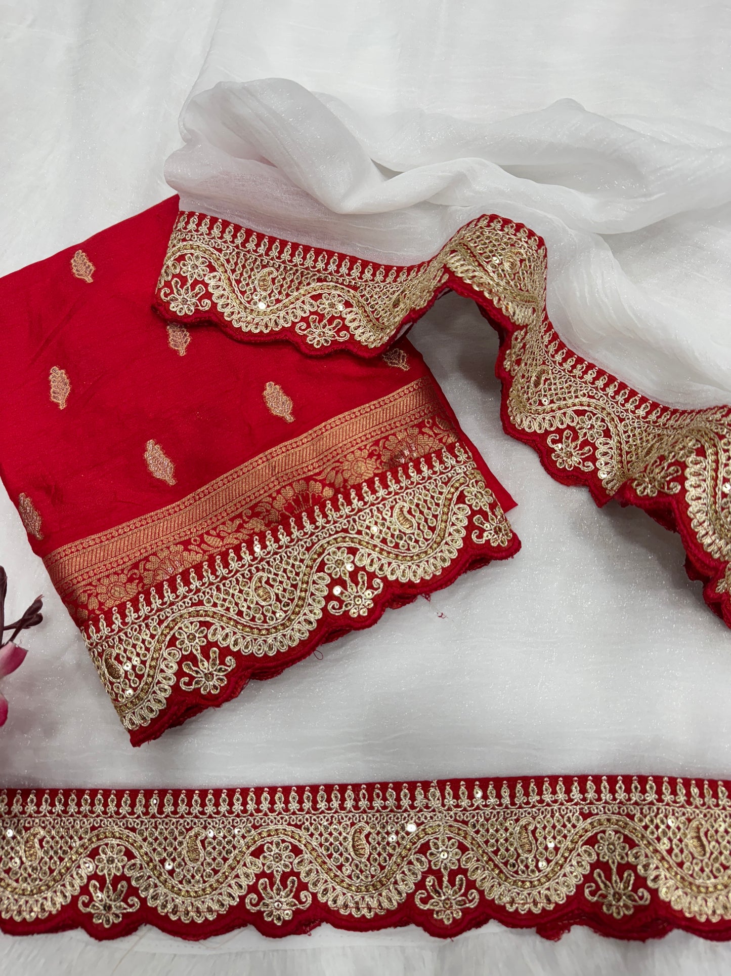 Soft Crunchy Fabric Saree With Embroidery Border