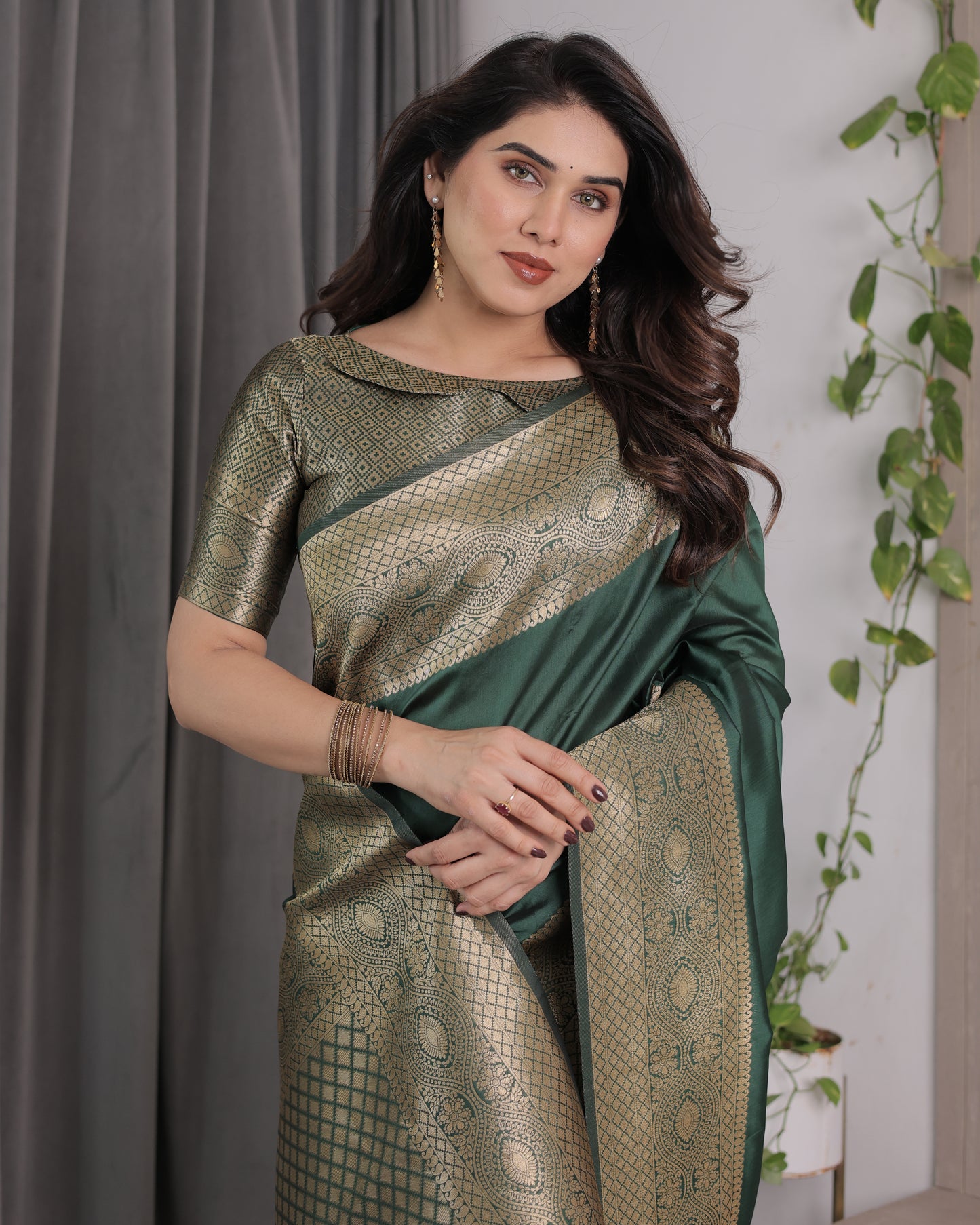 Jacquard Weaving with Golden Zari Lichu Silk Saree