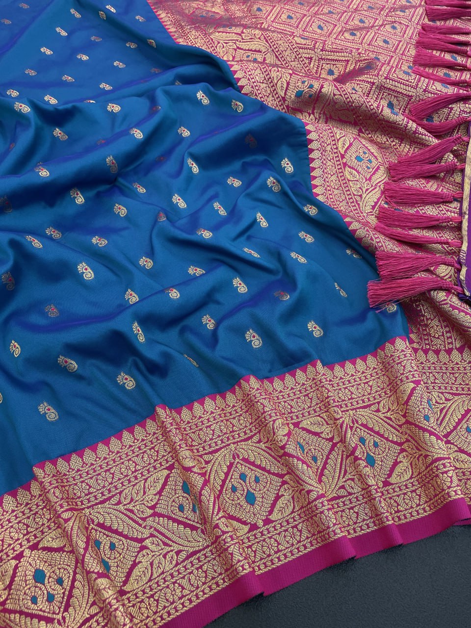 Soft Silk Rich Gold Zari Weaving Paithani Saree