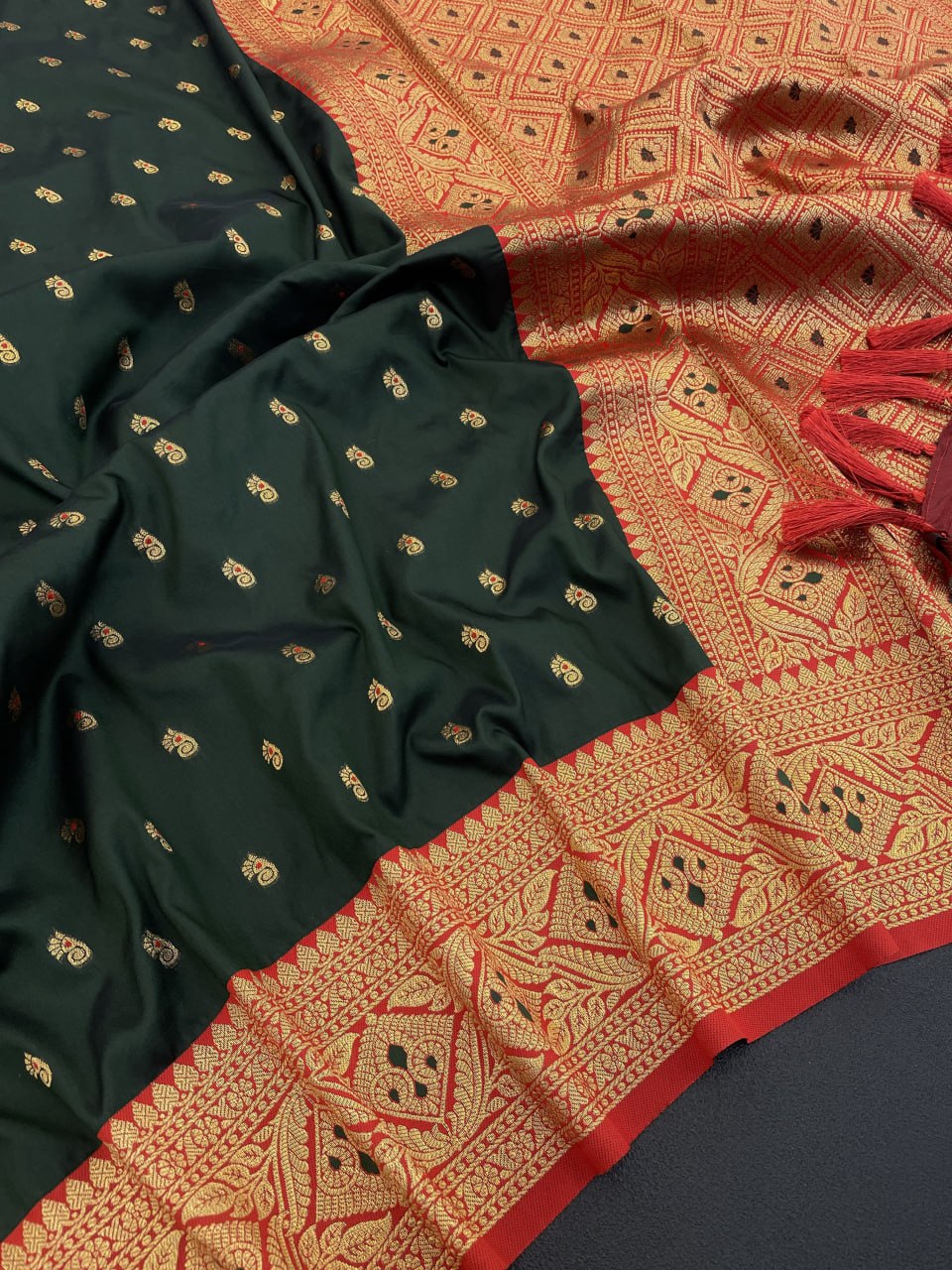 Soft Silk Rich Gold Zari Weaving Paithani Saree