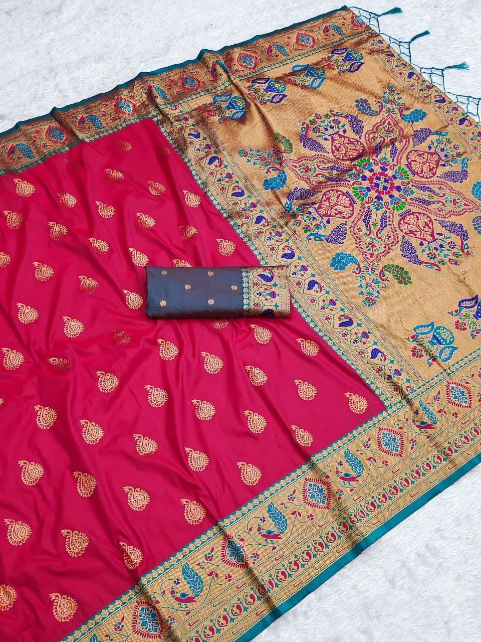Exquisite Gold Zari Weaving Paithani Silk