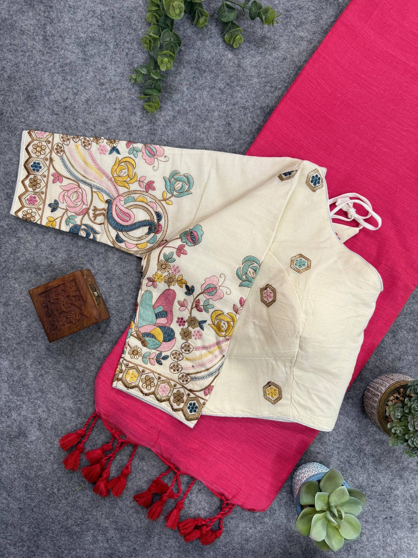 Handloom Khadi COTTON Saree With Peacock Design Blouse