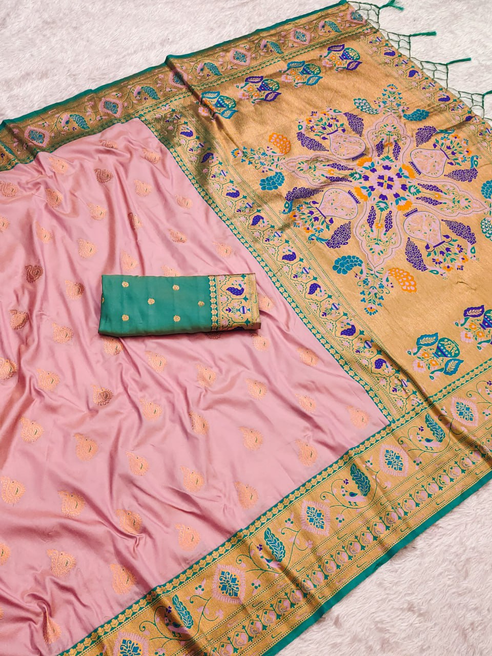 Exquisite Gold Zari Weaving Paithani Silk