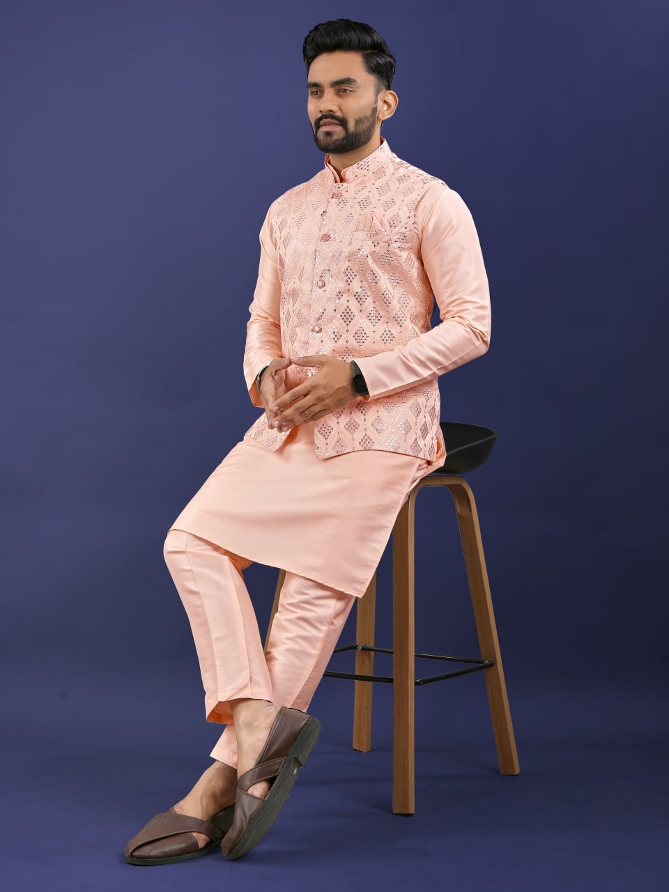 MEN'S KURTA PAJAMA WIRH JEQUARD KOTI
