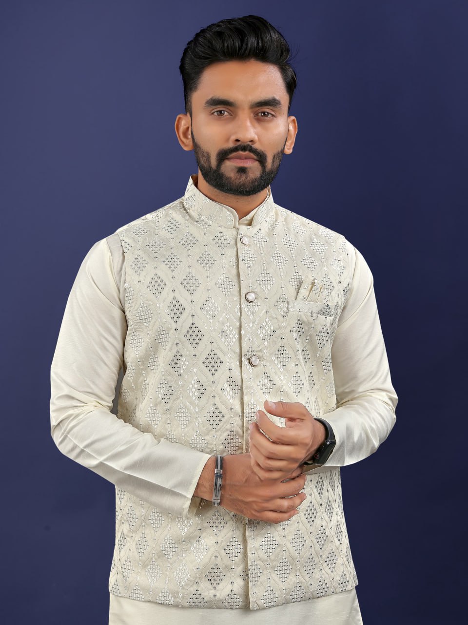 MEN'S KURTA PAJAMA WIRH JEQUARD KOTI