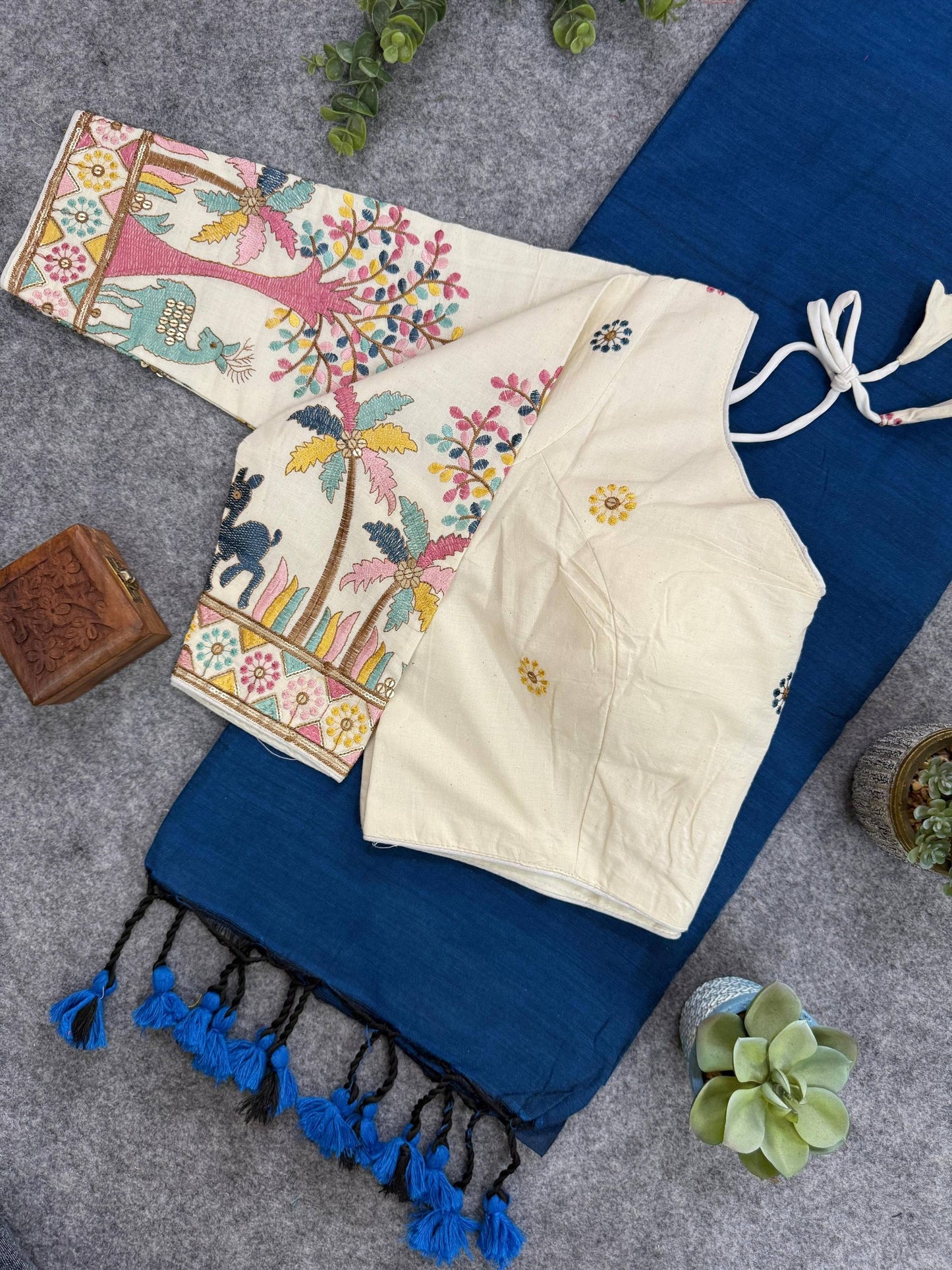 Handloom Khadi COTTON Saree With Peacock Design Blouse