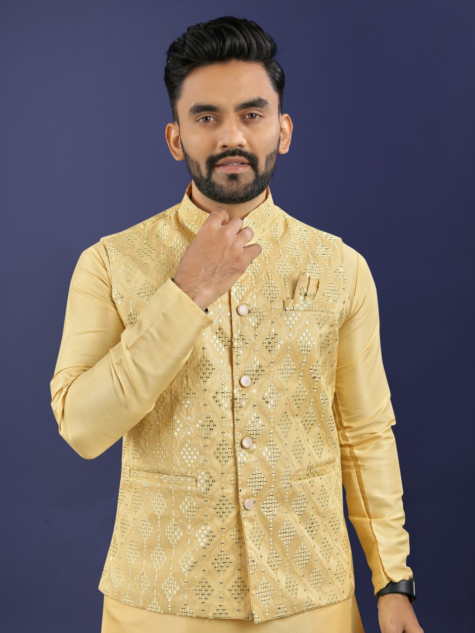 MEN'S KURTA PAJAMA WIRH JEQUARD KOTI