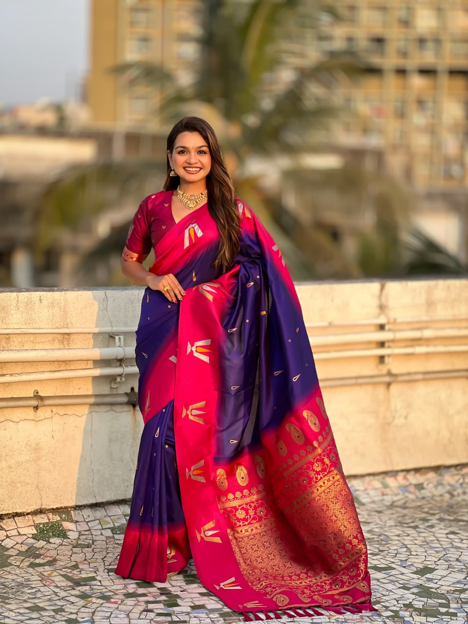 Zari Woven Organza Saree Rich zari-woven pallu