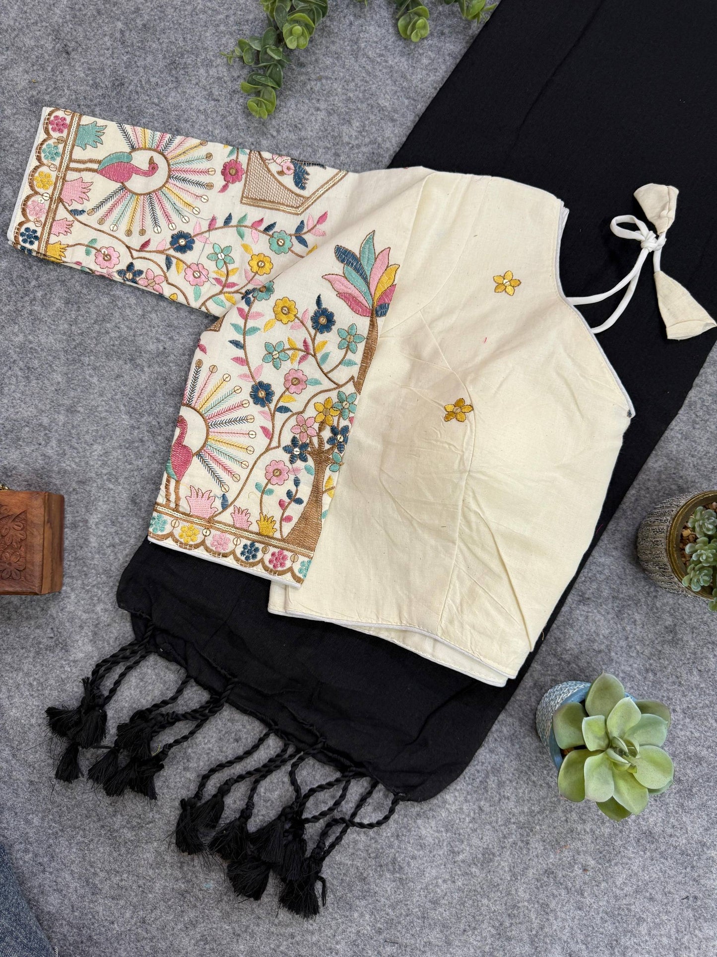 Handloom Khadi COTTON Saree With Peacock Design Blouse