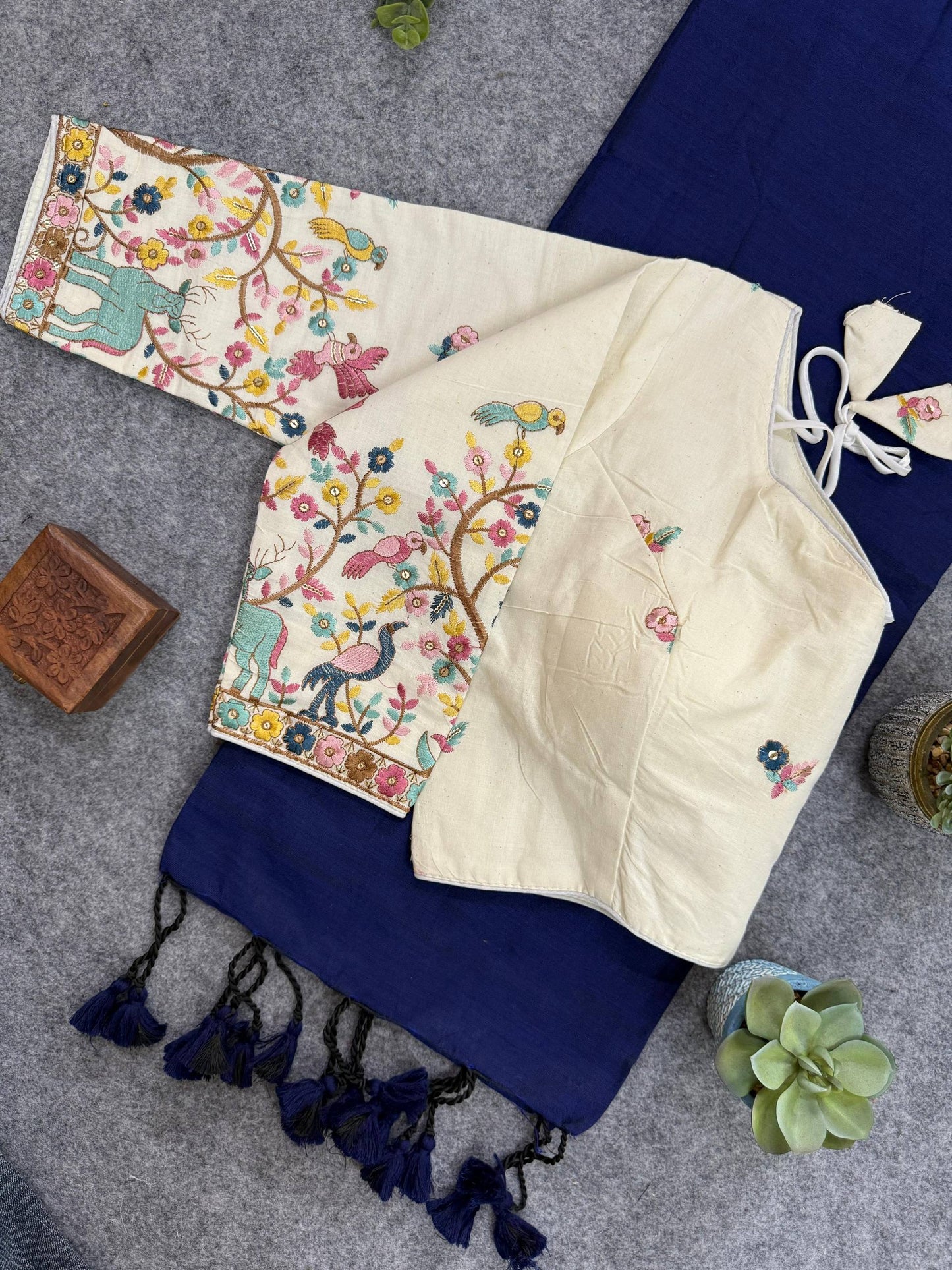 Handloom Khadi COTTON Saree With Peacock Design Blouse