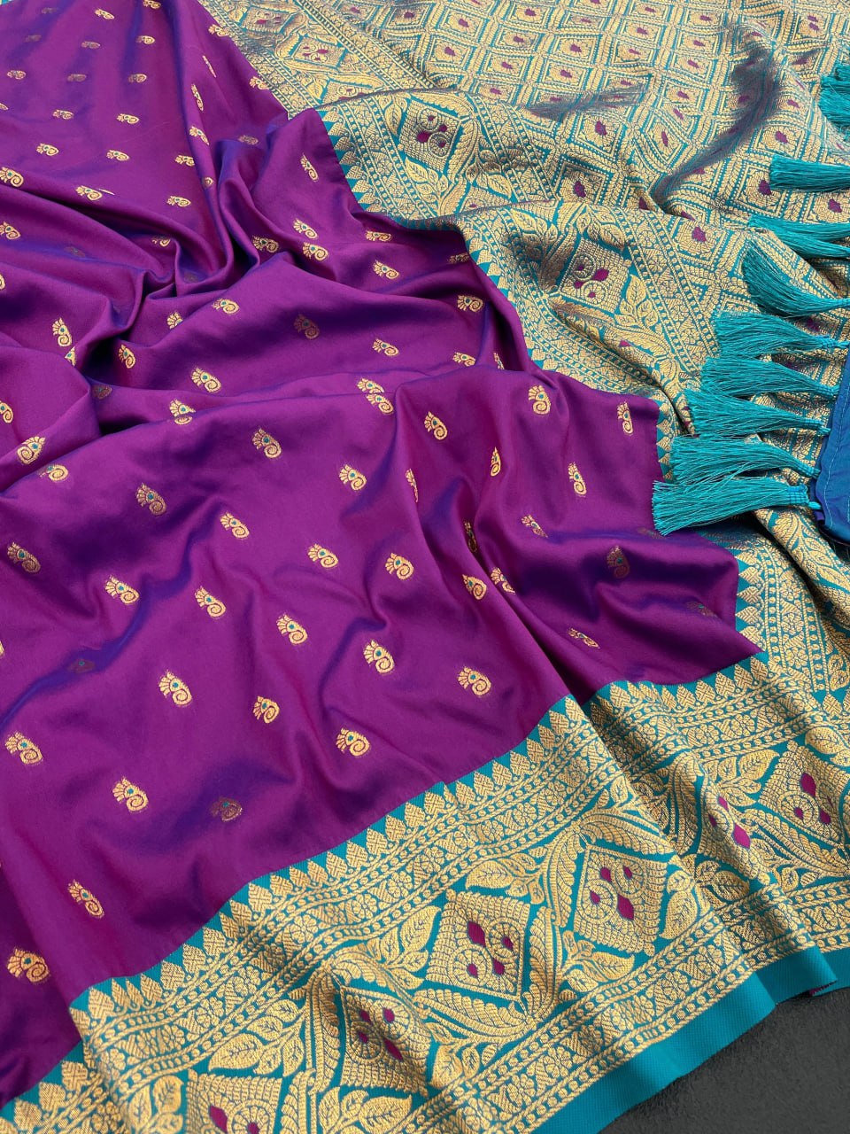 Soft Silk Rich Gold Zari Weaving Paithani Saree