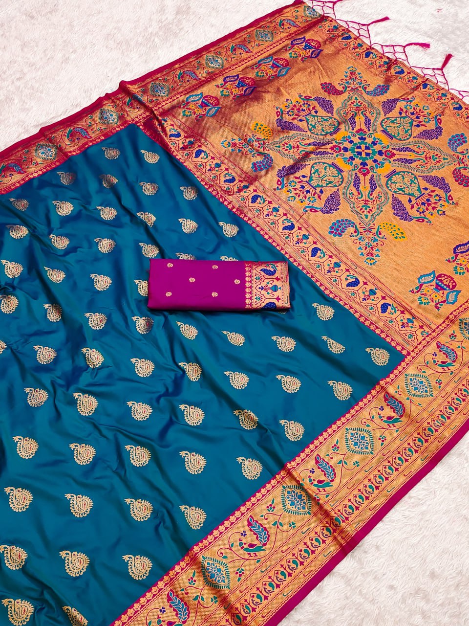 Exquisite Gold Zari Weaving Paithani Silk