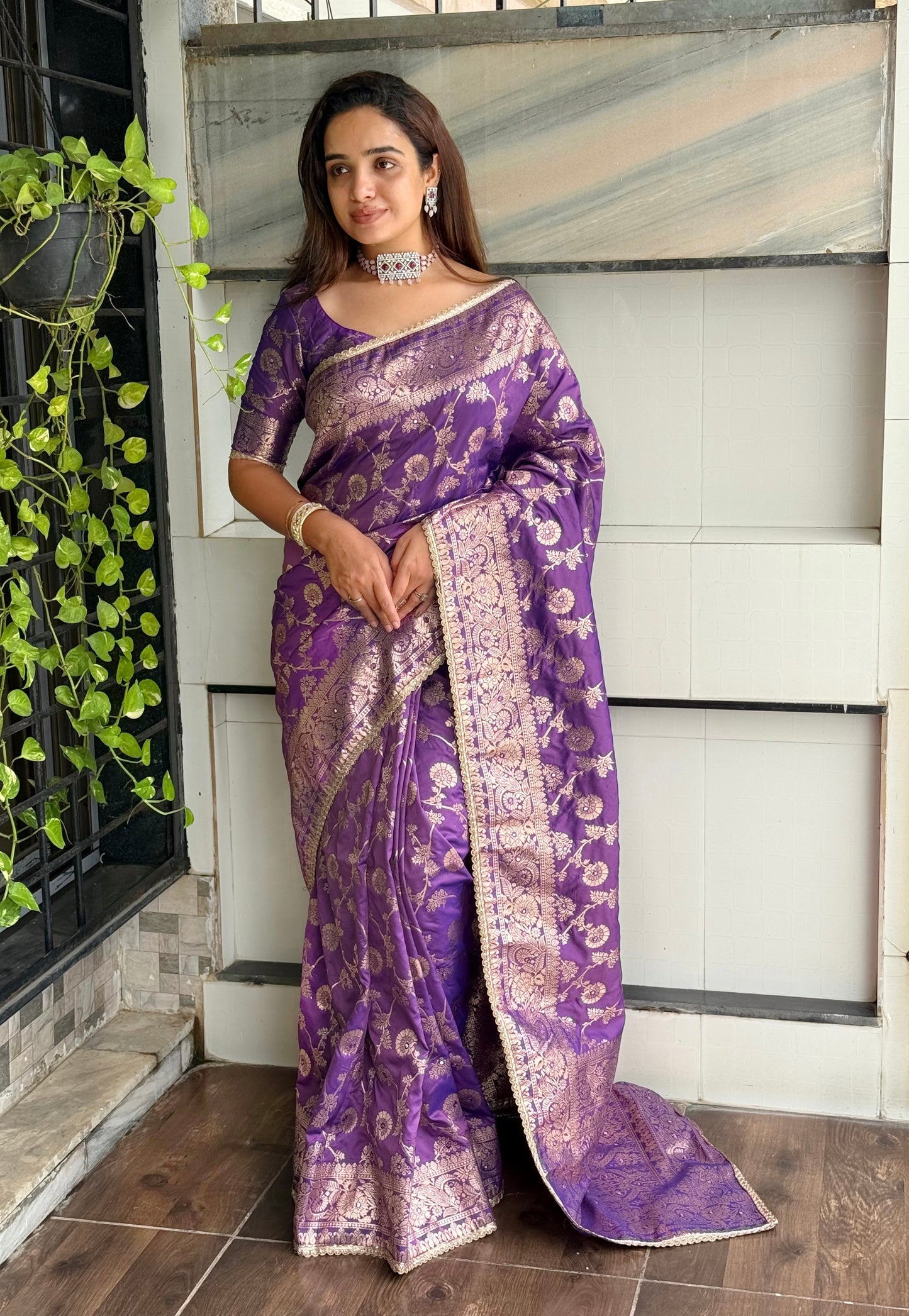 Madhvi TAi Simple yet elegant silk saree, perfect for the festive season