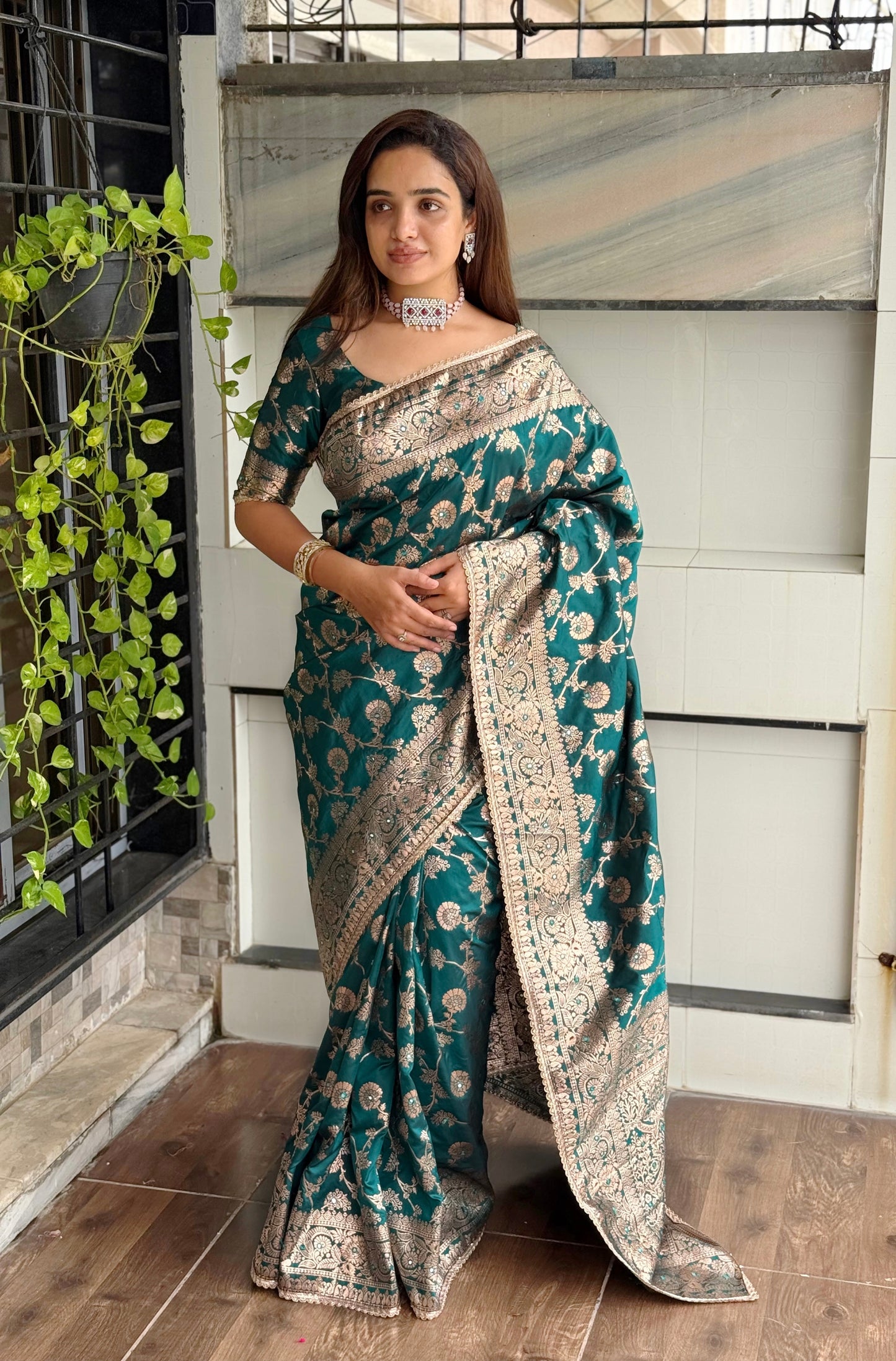 Madhvi TAi Simple yet elegant silk saree, perfect for the festive season