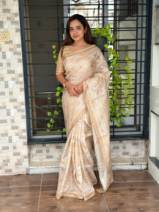 Divya Simple yet elegant saree from our exclusive collection, perfect for all occasions