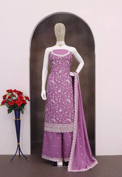 Chinon & Embroedey work Suit