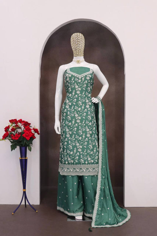 Chinon & Embroedey work Suit