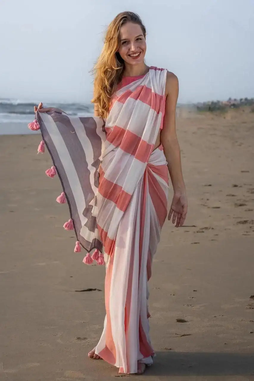 Plain Linen Digital Print Saree with Fumka Work