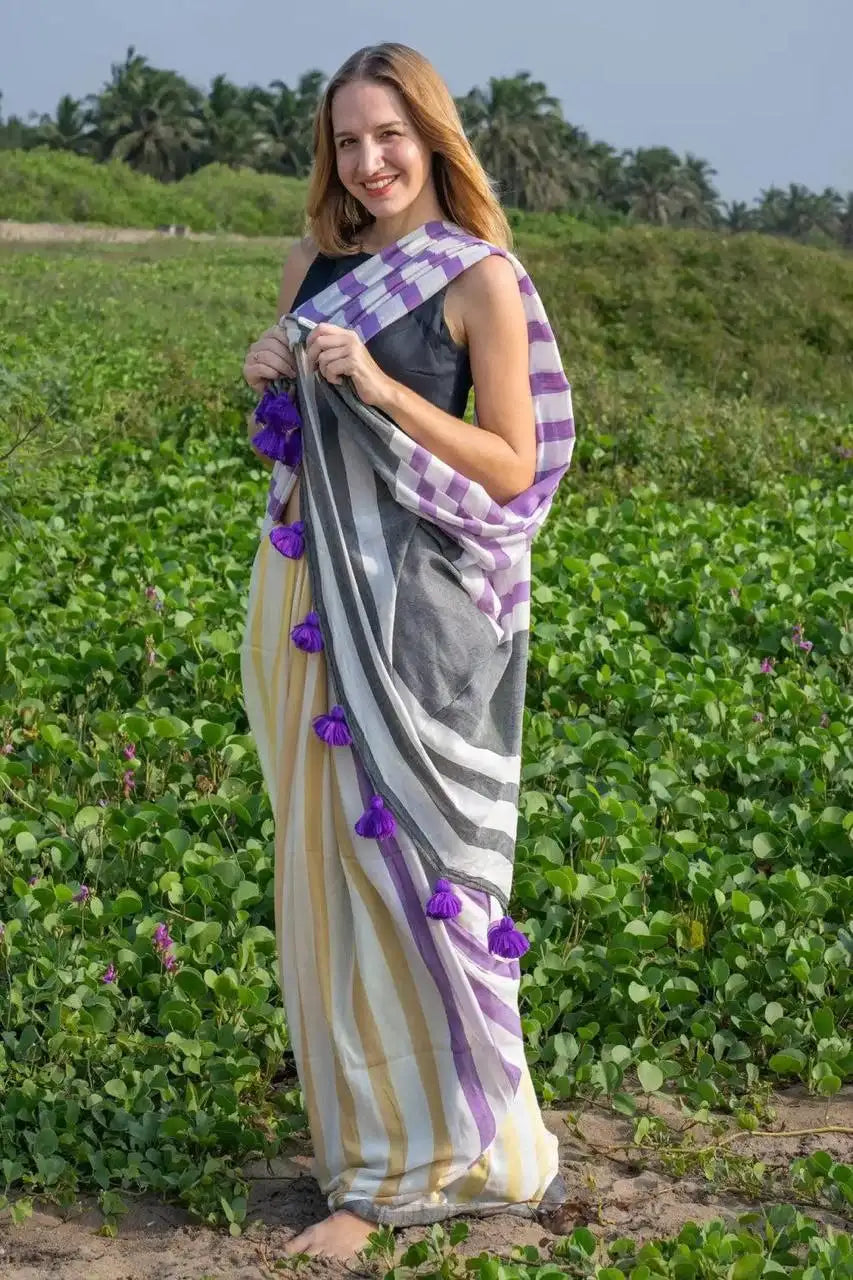 Plain Linen Digital Print Saree with Fumka Work