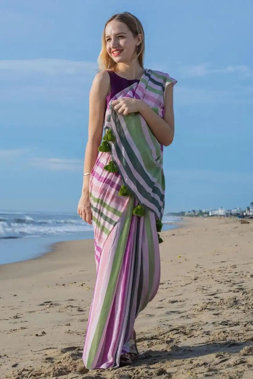 Plain Linen Digital Print Saree with Fumka Work
