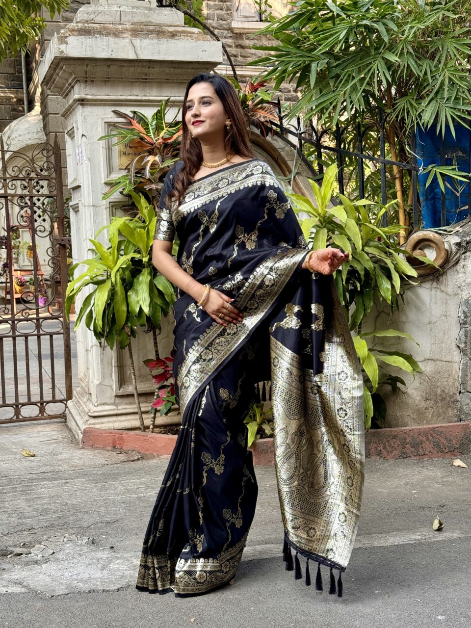 Premium Soft Silk Traditional Zari Woven Saree