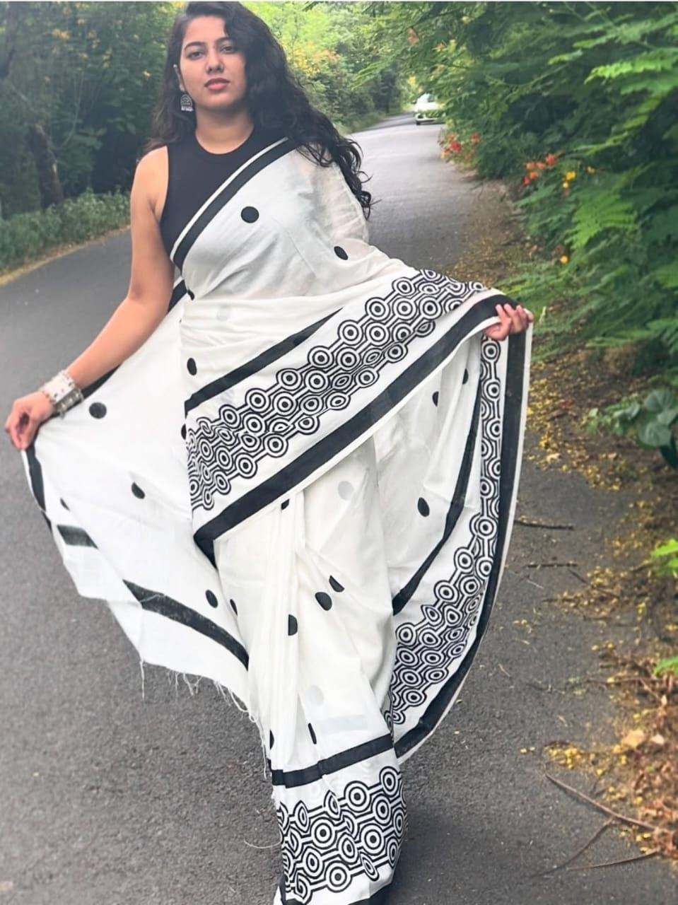 Plain Linen Digital Print Saree