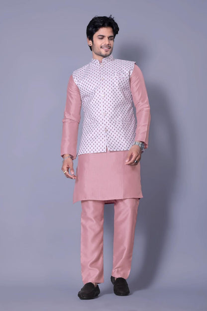 MAN'S KURTA PAJAMA EITH JEQUARD JACKETS