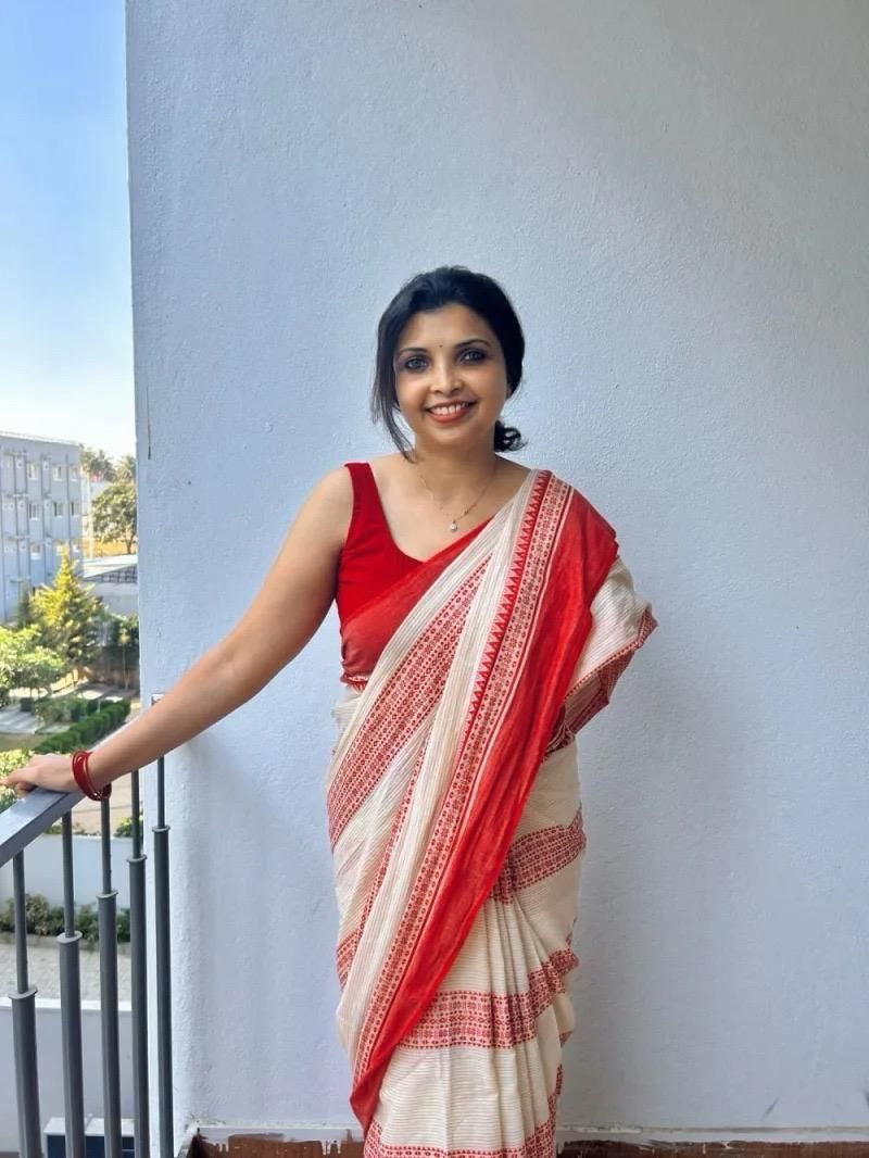 Plain Linen Digital Print Saree