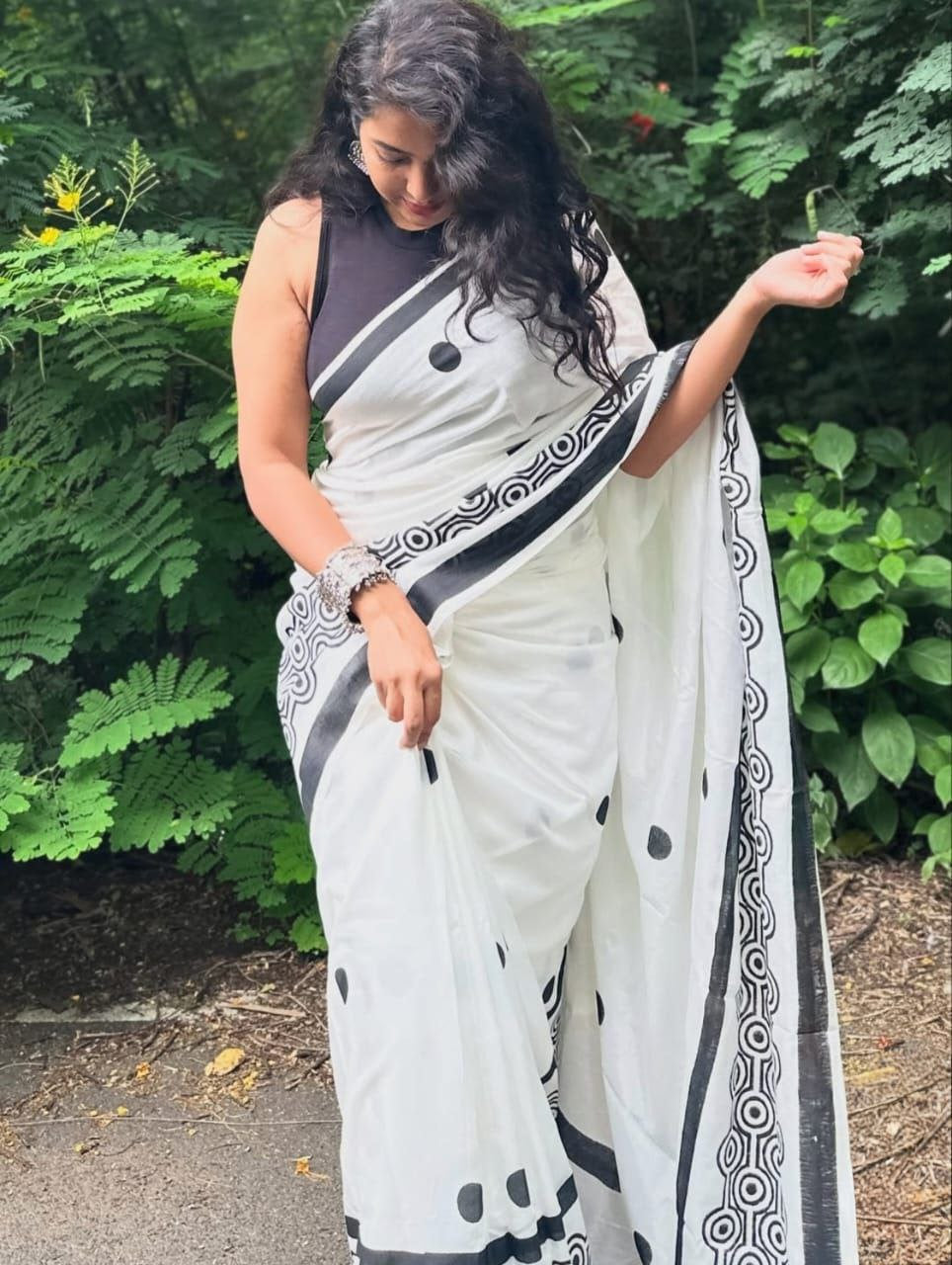 Plain Linen Digital Print Saree
