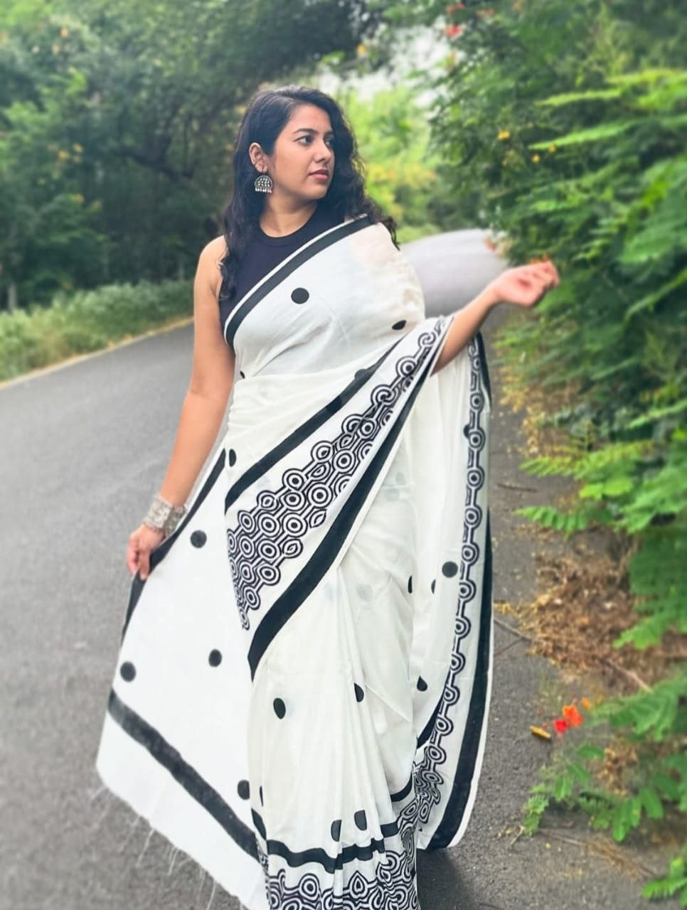 Plain Linen Digital Print Saree