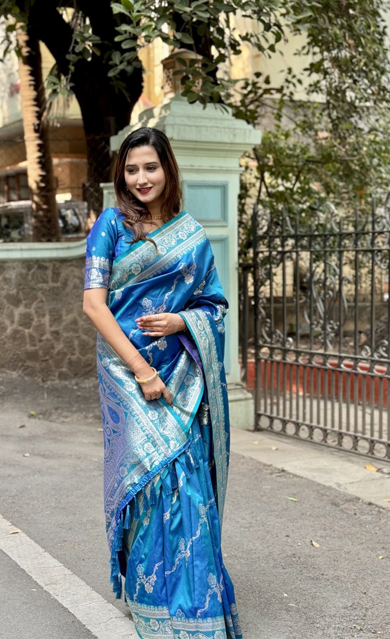 Premium Soft Silk Traditional Zari Woven Saree