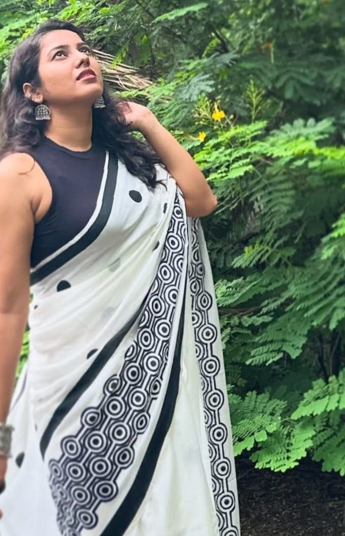 Plain Linen Digital Print Saree