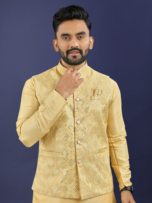 MEN'S KURTA PAJAMA WIRH JEQUARD KOTI