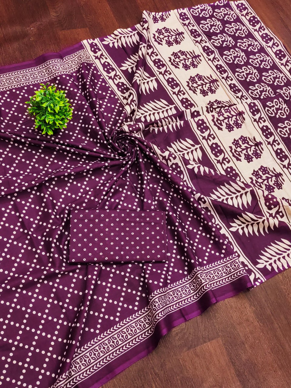 MULMUL COTTON HAND BANDHANI  SAREE