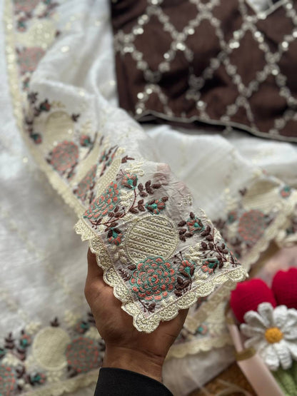 Premium Paper Crush Organza Saree with Sequins, Thread Weaving Leheriya Pattern & Scallop Border - MUGHDA