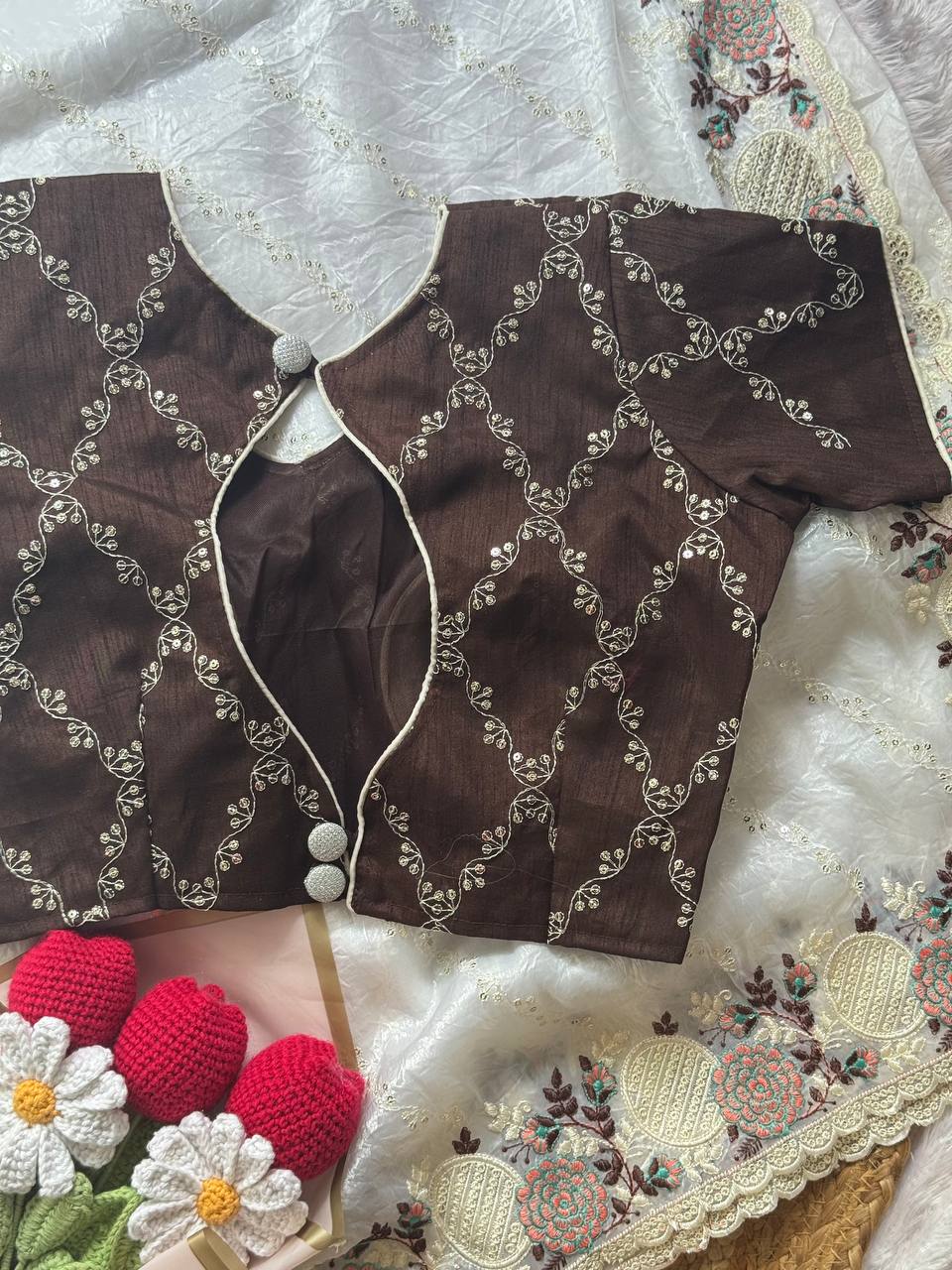 Premium Paper Crush Organza Saree with Sequins, Thread Weaving Leheriya Pattern & Scallop Border - MUGHDA