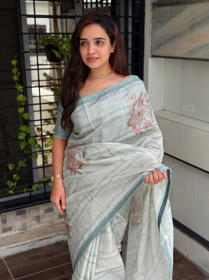 Divya Simple yet elegant saree from our exclusive collection, perfect for all occasions