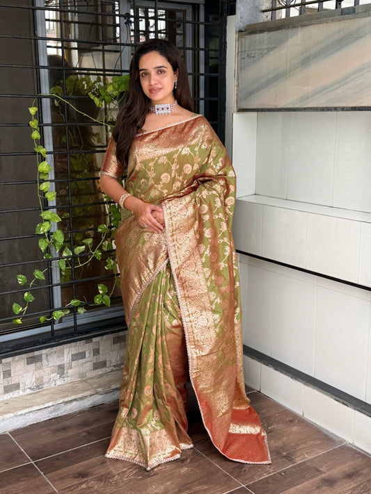 Madhvi TAi Simple yet elegant silk saree, perfect for the festive season